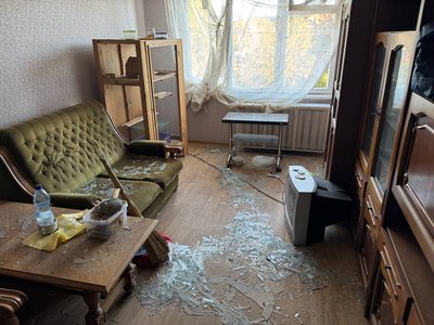 «Оце поламати Путін тільки міг, а залишити живого лише Бог» — житель будинку, пошкодженого через атаку РФ на Кривий Ріг «Оце поламати Путін тільки міг, а залишити живого лише Бог» — житель будинку, пошкодженого через атаку РФ на Кривий Ріг