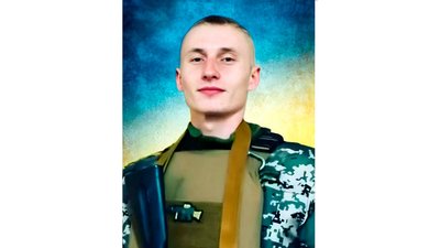 На Чернігівщині попрощалися з бійцем Миколою Кириченком, якого вважали зниклим безвісти На Чернігівщині попрощалися з бійцем Миколою Кириченком, якого вважали зниклим безвісти