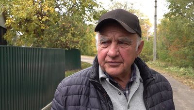 "Ремонтуємо своїми руками": в Івківцях на Черкащині місцеві жителі самотужки латають дорогу "Ремонтуємо своїми руками": в Івківцях на Черкащині місцеві жителі самотужки латають дорогу