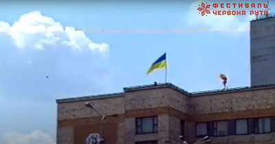Космос, Антарктида, Imagine Dragons: хто і де підіймав прапор України (ФОТО) Космос, Антарктида, Imagine Dragons: хто і де підіймав прапор України (ФОТО)