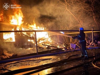 Під ранок армія РФ атакувала південь Одещини дронами: є загиблі та травмовані, пошкоджені будинки Під ранок армія РФ атакувала південь Одещини дронами: є загиблі та травмовані, пошкоджені будинки