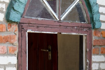 "Побачили спалах, потім ще три". Російська армія обстріляла село Ростов на Сумщині "Побачили спалах, потім ще три". Російська армія обстріляла село Ростов на Сумщині