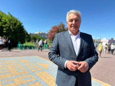 Олександр Остапчук, директор школи Олександр Остапчук, директор школи
