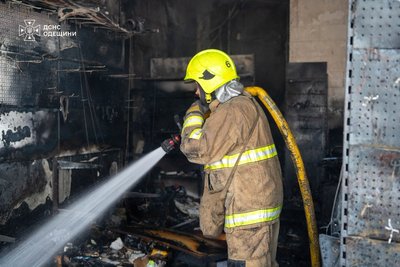 В Одесі загорілося кафе на першому поверсі багатоповерхівки: пожежа поширилася на балкони В Одесі загорілося кафе на першому поверсі багатоповерхівки: пожежа поширилася на балкони