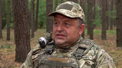 Міський голова Мени, що на Чернігівщині, Геннадій Примаков, який разом із земляками виконує бойові завдання на Харківщині Міський голова Мени, що на Чернігівщині, Геннадій Примаков, який разом із земляками виконує бойові завдання на Харківщині