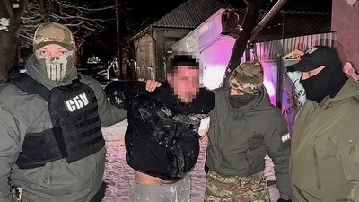 Десять тисяч доларів за вплив на працівників ТЦК: у Кропивницькому судили чоловіка Десять тисяч доларів за вплив на працівників ТЦК: у Кропивницькому судили чоловіка