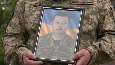 Із 46-річним сержантом Володимиром Белицею порощались у Рівному Із 46-річним сержантом Володимиром Белицею порощались у Рівному