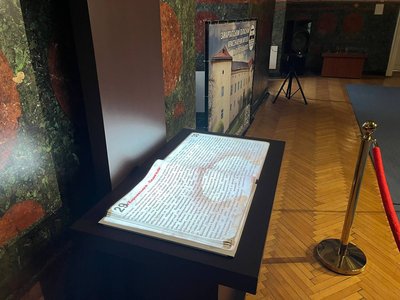 Мультимедійне видання "Королевське Євангеліє" презентували в Ужгороді Мультимедійне видання "Королевське Євангеліє" презентували в Ужгороді