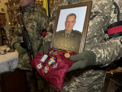 У Полтаві попрощались із воїнами Владислава Мірошніченко та Максимом Легарем