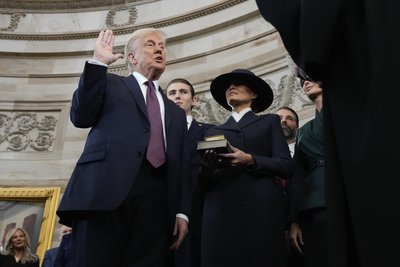 Трамп склав присягу президента США Трамп склав присягу президента США