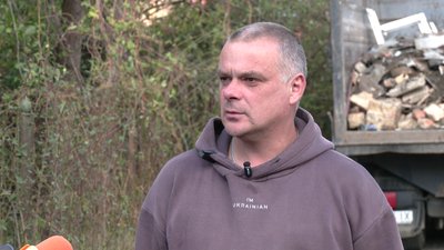 «Три стіни врятували»: що розповіли місцеві жителі про наслідки падіння «Шахеда» на Рівненщині «Три стіни врятували»: що розповіли місцеві жителі про наслідки падіння «Шахеда» на Рівненщині