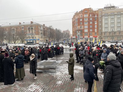 У центрі Полтави відкрили Алею Героїв У центрі Полтави відкрили Алею Героїв