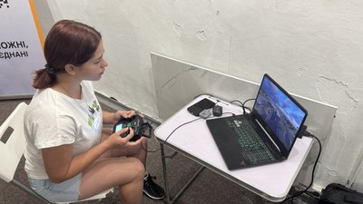 "Бомбери, FPV та розвіддрони": у Миколаєві цивільним розповіли про безпілотники "Бомбери, FPV та розвіддрони": у Миколаєві цивільним розповіли про безпілотники