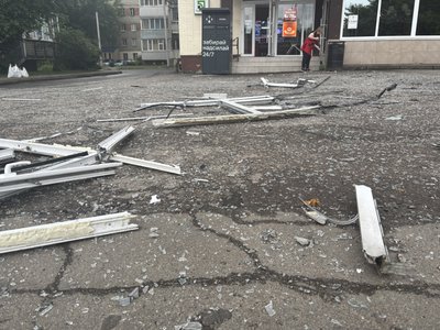 Багатоповерхівка та Палац дітей: наслідки російської атаки на Суми Багатоповерхівка та Палац дітей: наслідки російської атаки на Суми