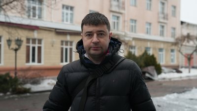 “Пів поверху вигоріло вщент”. В готель у центрі Сум влучили два російські безпілотники “Пів поверху вигоріло вщент”. В готель у центрі Сум влучили два російські безпілотники