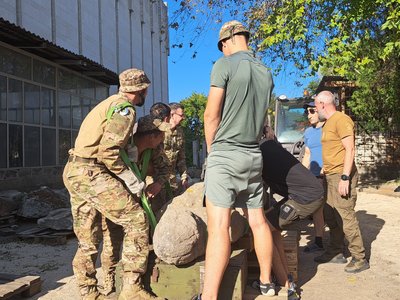 Статуя кам’яна баба скульптура евакуація допомога бійці 3-ї ОШБр Покровщина Донеччина музей Дніпро 23 вересня 2024 рік Статуя кам’яна баба скульптура евакуація допомога бійці 3-ї ОШБр Покровщина Донеччина музей Дніпро 23 вересня 2024 рік
