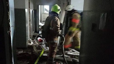 Атака РФ в Івано-Франківському районі, пожежа, рятувальники, ДСНС Атака РФ в Івано-Франківському районі, пожежа, рятувальники, ДСНС