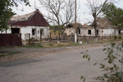 Ночують у полях через російські КАБи. Як живе прифронтова Павлівка Дніпропетровської області під постійними атаками РФ Ночують у полях через російські КАБи. Як живе прифронтова Павлівка Дніпропетровської області під постійними атаками РФ