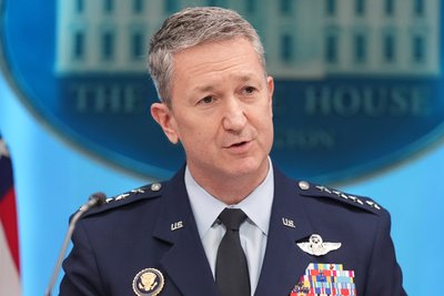 Трамп та представники БІлого Дому розповіли деталі рятувальної місії членів екіпажу винищувачів збитих над Іраном Трамп та представники БІлого Дому розповіли деталі рятувальної місії членів екіпажу винищувачів збитих над Іраном
