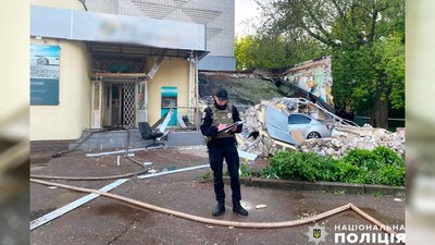 Поліція затримала двох підозрюваних у підриві банку у Чернігові Поліція затримала двох підозрюваних у підриві банку у Чернігові