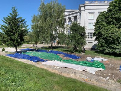 У Києві знесли храм-МАФ УПЦ поблизу Десятинної церкви У Києві знесли храм-МАФ УПЦ поблизу Десятинної церкви