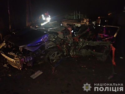 На Житомирщині сталася смертельна ДТП: загинули двоє людей, один – у лікарні На Житомирщині сталася смертельна ДТП: загинули двоє людей, один – у лікарні