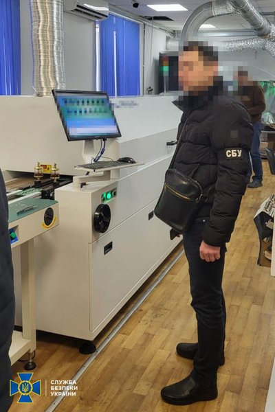 Одеська компанія постачала електрообладнання для військових баз РФ: СБУ затримала топменеджерів Одеська компанія постачала електрообладнання для військових баз РФ: СБУ затримала топменеджерів