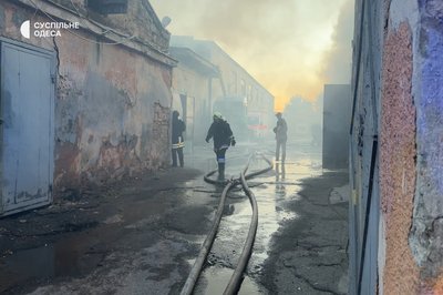 «Там були речі, дитячий одяг, генератори»: в Одесі через атаку РФ згорів склад благодійної організації «Там були речі, дитячий одяг, генератори»: в Одесі через атаку РФ згорів склад благодійної організації