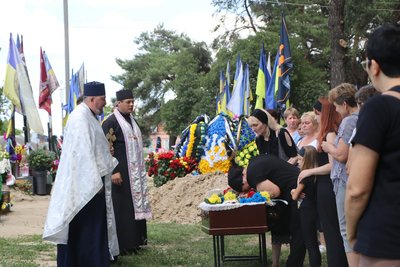 В Охтирці на Сумщині попрощалися із захисником Русланом Тимошенком В Охтирці на Сумщині попрощалися із захисником Русланом Тимошенком