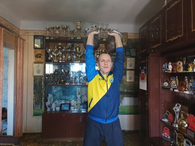 "Важливо розвиватися": спортсмен-переселенець з Донеччини, який нині живе в Луцьку, збирає гроші на чемпіонат Європи "Важливо розвиватися": спортсмен-переселенець з Донеччини, який нині живе в Луцьку, збирає гроші на чемпіонат Європи