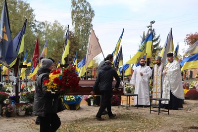 В Охтирці поховали загиблого військовослужбовця Ігоря Анісімова В Охтирці поховали загиблого військовослужбовця Ігоря Анісімова