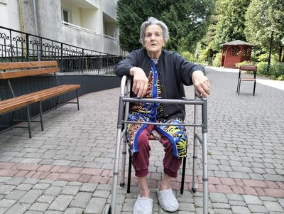 Створюють нові сім'ї та будують плани на майбутнє: як живуть підопічні геріатричного пансіонату у Луцьку Створюють нові сім'ї та будують плани на майбутнє: як живуть підопічні геріатричного пансіонату у Луцьку