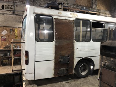 В Одесі з маршрутки роблять мобільну лазню для військових В Одесі з маршрутки роблять мобільну лазню для військових