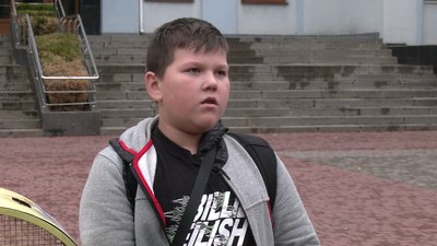 "Ворогам — кришка": як учні ліцею Рівненщини збирають кришки на допомогу ЗСУ "Ворогам — кришка": як учні ліцею Рівненщини збирають кришки на допомогу ЗСУ