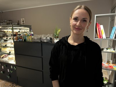У Кременчуці переселенка з Донеччини відкрила кав’ярню, де допомагає психологічно відновлюватись У Кременчуці переселенка з Донеччини відкрила кав’ярню, де допомагає психологічно відновлюватись