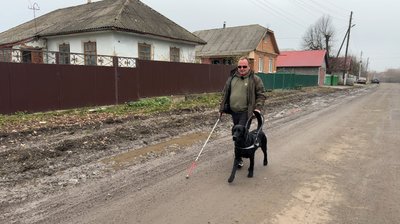 "Я стукаю в усі двері": ветеран з Хмельниччини, який осліп на війні, бореться за повернення брата з полону "Я стукаю в усі двері": ветеран з Хмельниччини, який осліп на війні, бореться за повернення брата з полону
