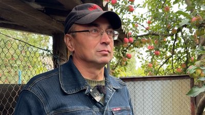 Спочатку "захворів" курями, потім — перепілками: як житель Чернігівщини розводить птахів Спочатку "захворів" курями, потім — перепілками: як житель Чернігівщини розводить птахів