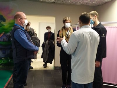 Дитячу лікарню "Охматдит" відвідала представниця Великої Британії в ООН Барбара Вудворд Дитячу лікарню "Охматдит" відвідала представниця Великої Британії в ООН Барбара Вудворд