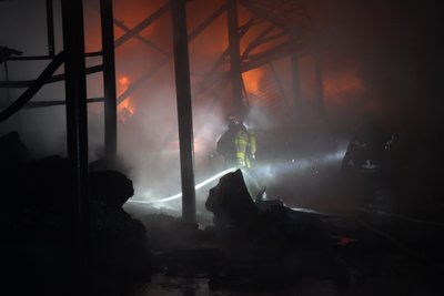 У ніч на 2 лютого росіяни завдали удару по Слобідському району Харкова: пожежа горіла на 2000 кв. метрів У ніч на 2 лютого росіяни завдали удару по Слобідському району Харкова: пожежа горіла на 2000 кв. метрів
