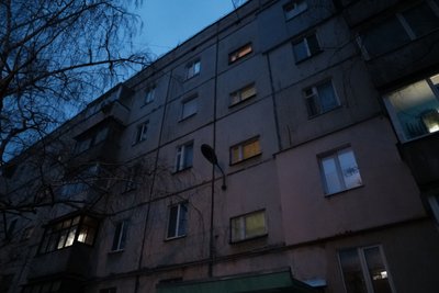 “Над батареєю на підвіконні замерзає лід”: мешканці будинку у Сумах живуть з майже холодними батареями “Над батареєю на підвіконні замерзає лід”: мешканці будинку у Сумах живуть з майже холодними батареями