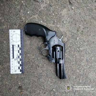 Вистрілив у вітчима з револьверу: у Харкові чоловіка підозрюють у замаху на вбивство — поліція Вистрілив у вітчима з револьверу: у Харкові чоловіка підозрюють у замаху на вбивство — поліція
