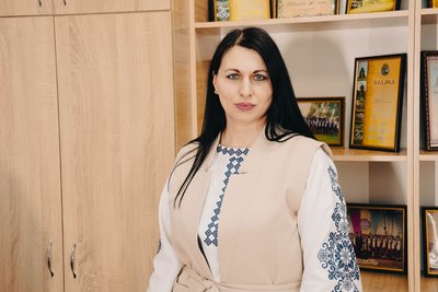 Катають яйця на могилах, кладуть цукерки й паски біля поховань та моляться: як відзначають Проводи на Сумщині Катають яйця на могилах, кладуть цукерки й паски біля поховань та моляться: як відзначають Проводи на Сумщині