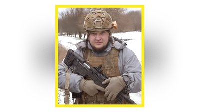 На Чернігівщині попрощалися з захисниками України Дмитрієм Отрошом, Іваном Морозом та Євгенієм Сидоренком На Чернігівщині попрощалися з захисниками України Дмитрієм Отрошом, Іваном Морозом та Євгенієм Сидоренком