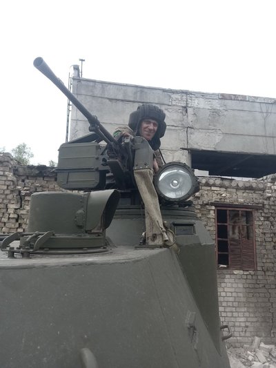 Військовий на артилерійській установці Військовий на артилерійській установці