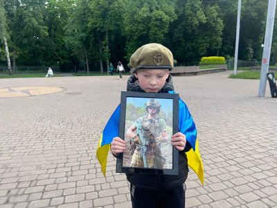 У Вінниці в День Героїв відбулася акція пам’яті У Вінниці в День Героїв відбулася акція пам’яті