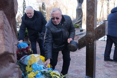 Пам'ятник "Жертвам Чорнобильської трагедії", ЧАЕС, ліквідатори наслідків аварії Пам'ятник "Жертвам Чорнобильської трагедії", ЧАЕС, ліквідатори наслідків аварії