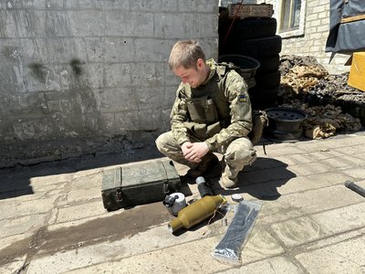 Дрони-камікадзе FPV-дрони фронт військовослужбовці 25 окрема повітряно-десантна Січеславська бригада боєць "Сімба" Донецька область Дрони-камікадзе FPV-дрони фронт військовослужбовці 25 окрема повітряно-десантна Січеславська бригада боєць "Сімба" Донецька область