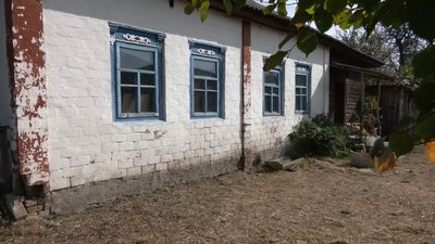 Будинок, який надали переселенцям в селі Кудрівка Будинок, який надали переселенцям в селі Кудрівка