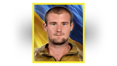 На Чернігівщині поховали захисників Олександра Ковтуна, Руслана Насінника та Олега Осип'юка, які загинули на фронті На Чернігівщині поховали захисників Олександра Ковтуна, Руслана Насінника та Олега Осип'юка, які загинули на фронті