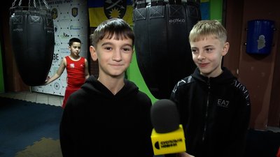 "Я роблю хлопцям нокдауни", — учасниця турніру з боксу у Житомирі Ліна Дяченко "Я роблю хлопцям нокдауни", — учасниця турніру з боксу у Житомирі Ліна Дяченко